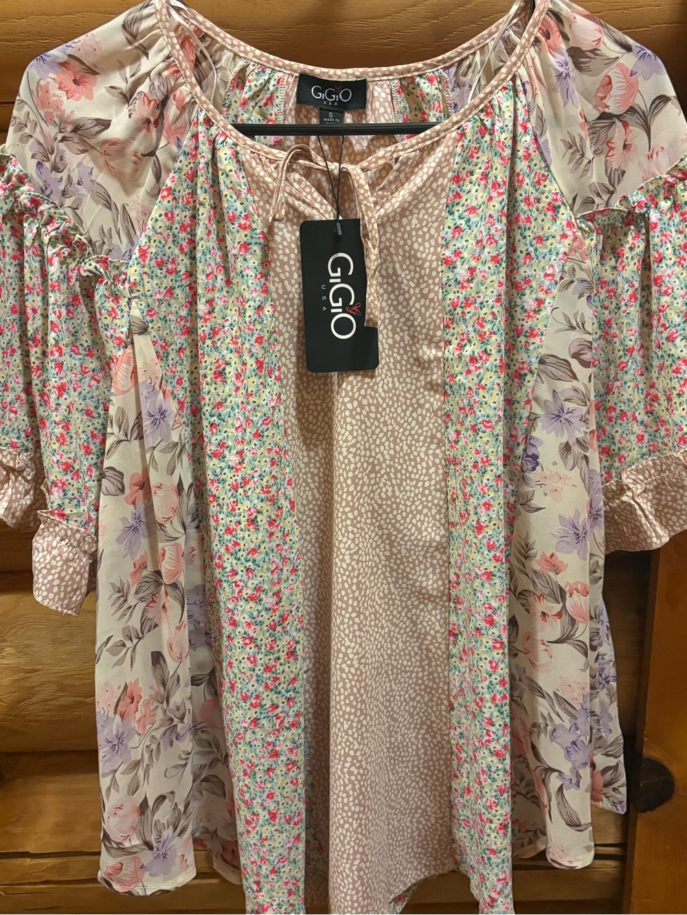 GIGIO NWT Blush Pink Mixed-Print Floral Women's Blouse